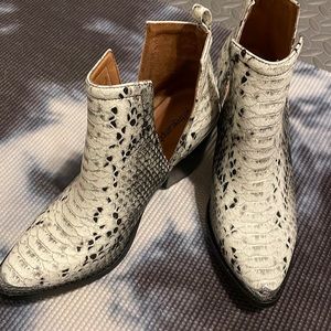 Jeffery Campbell bootie, size 8